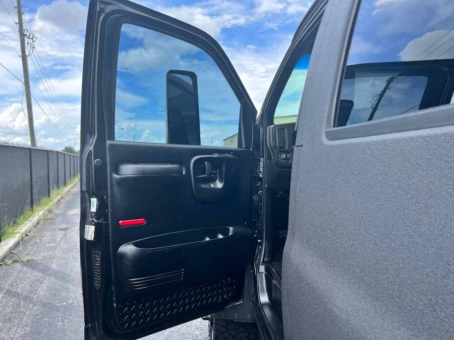 2004 GMC TopKick - Image 23 of 27
