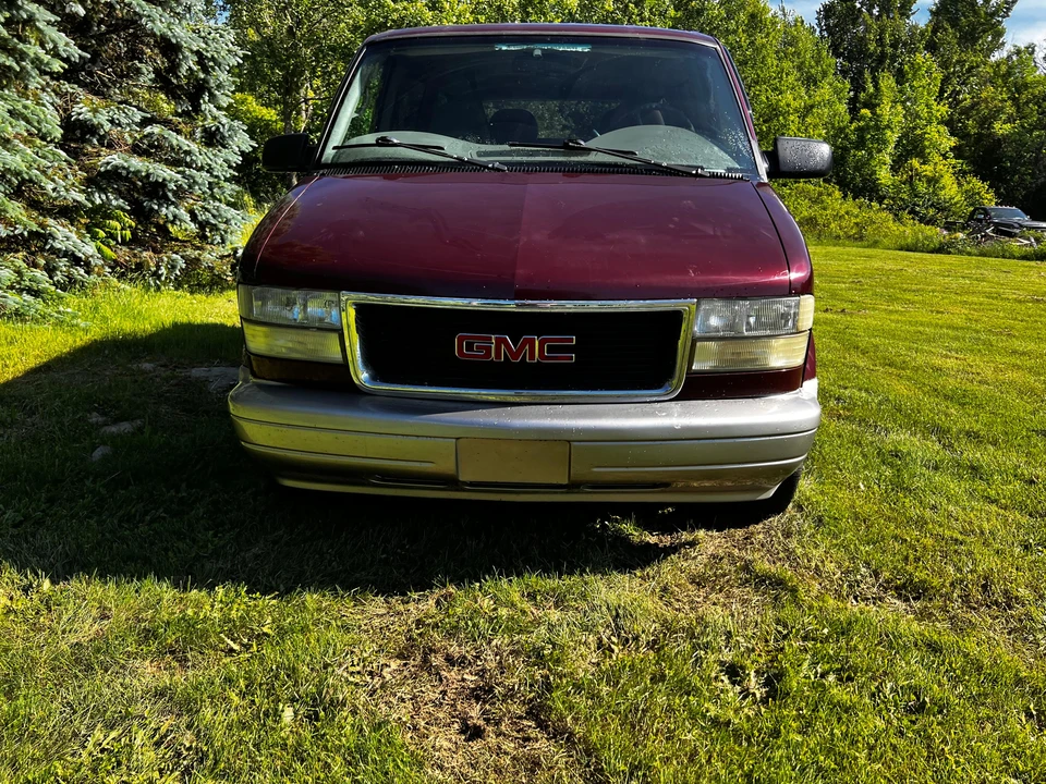 2004 GMC - Image 8 of 31
