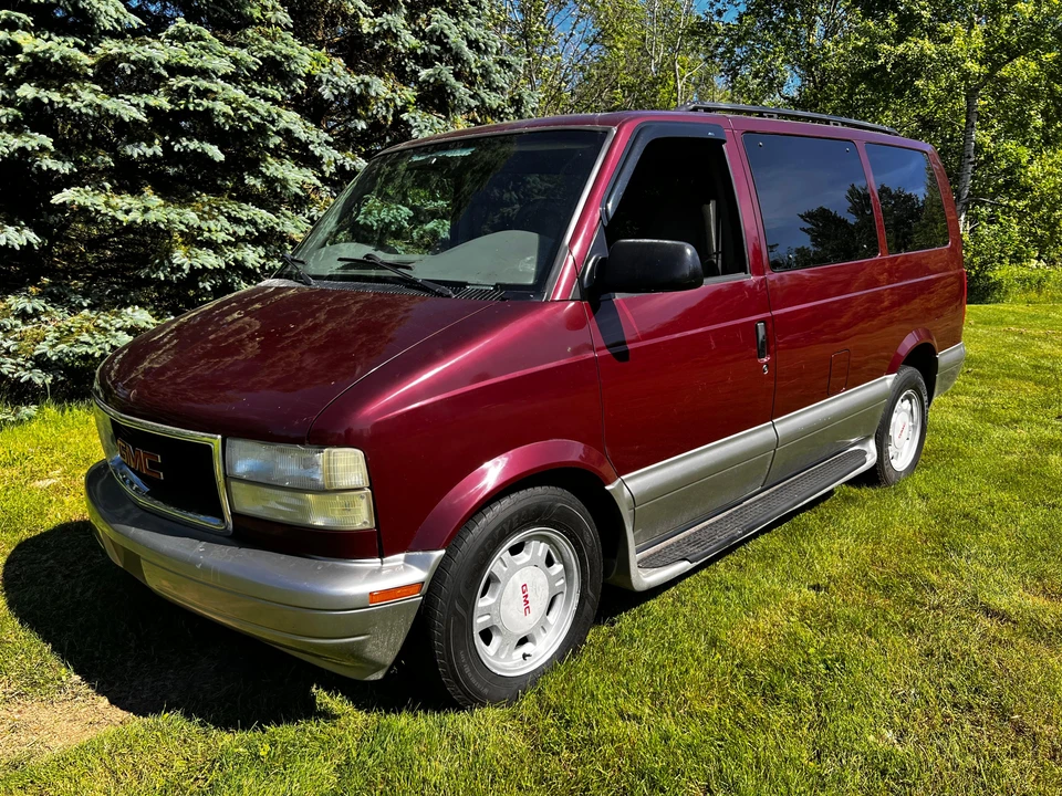 2004 GMC - Image 11 of 31