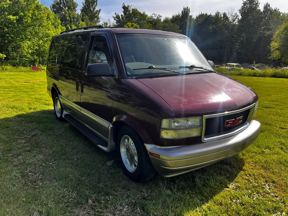 2004 GMC - Image 23 of 31