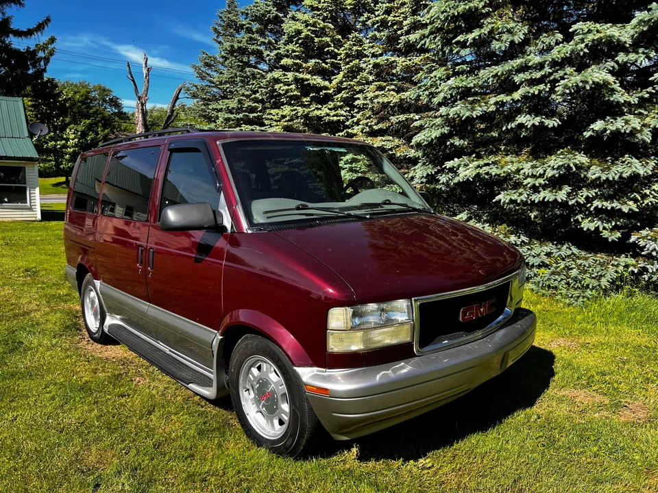 2004 GMC - Image 22 of 31