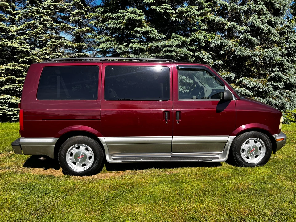 2004 GMC - Image 20 of 31