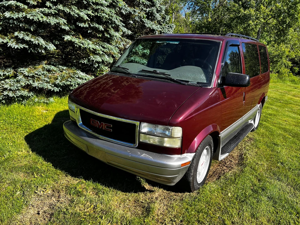 2004 GMC - Image 10 of 31
