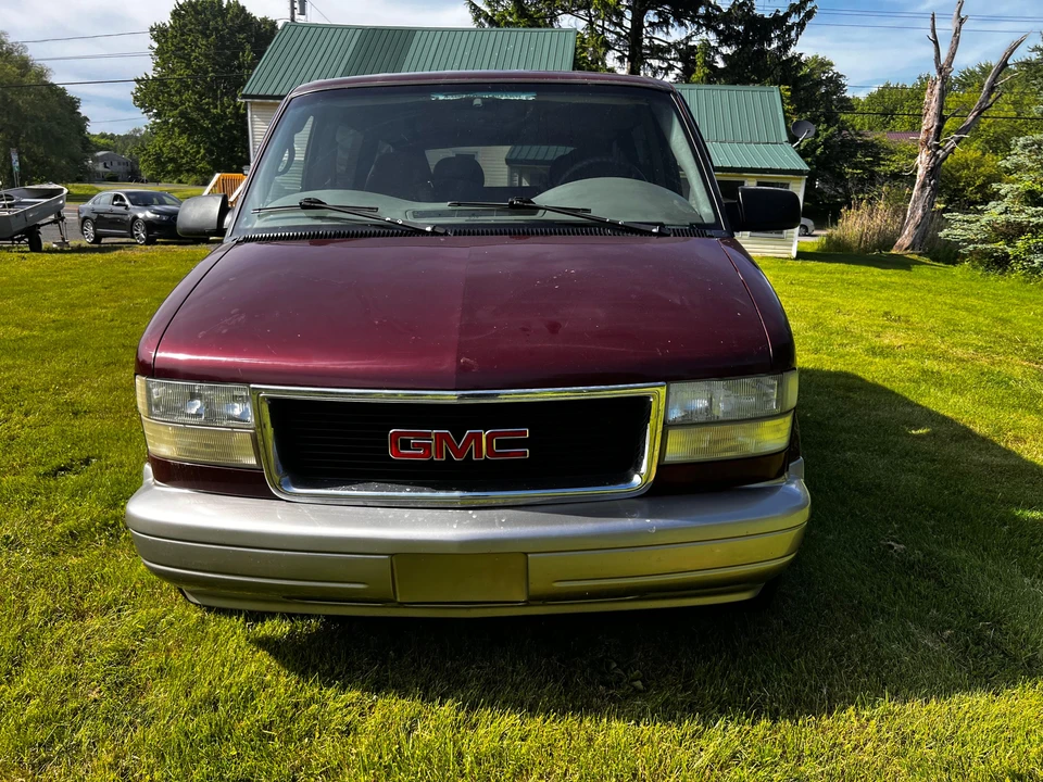 2004 GMC - Image 9 of 31