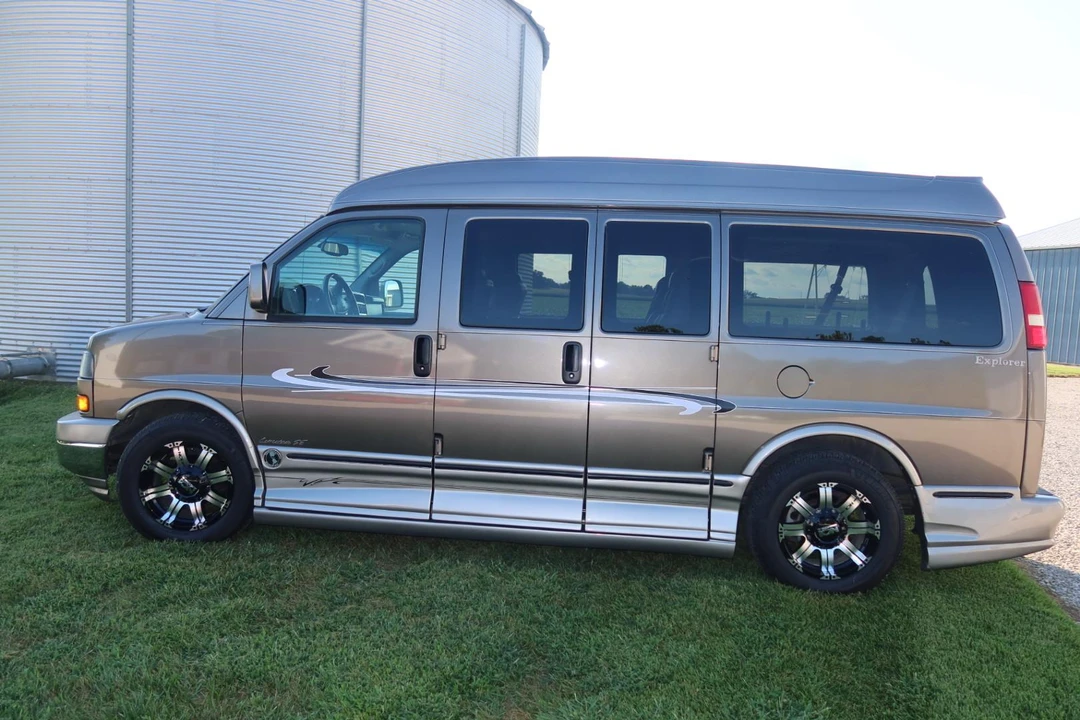 2004 GMC Savana - Image 17 of 31