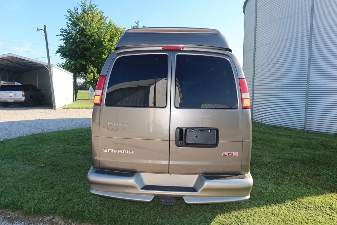 2004 GMC Savana - Image 21 of 31