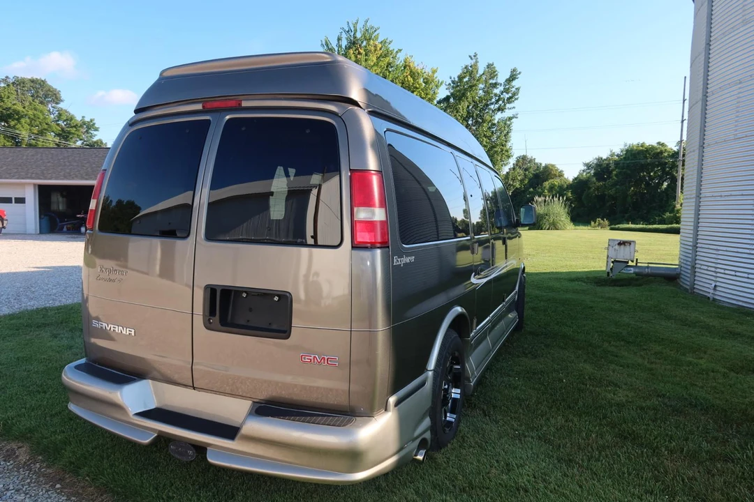 2004 GMC Savana - Image 22 of 31