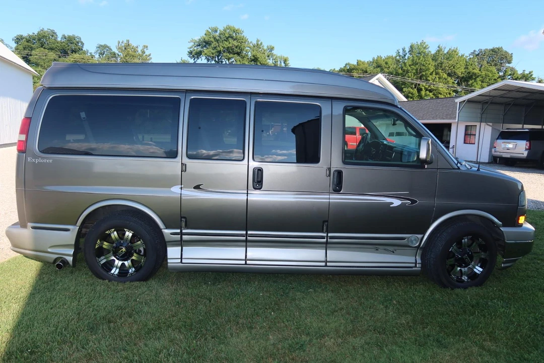 2004 GMC Savana - Image 20 of 31