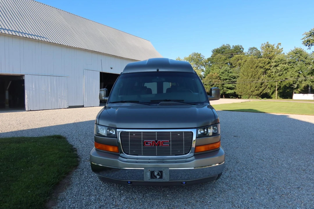 2004 GMC Savana - Image 12 of 31