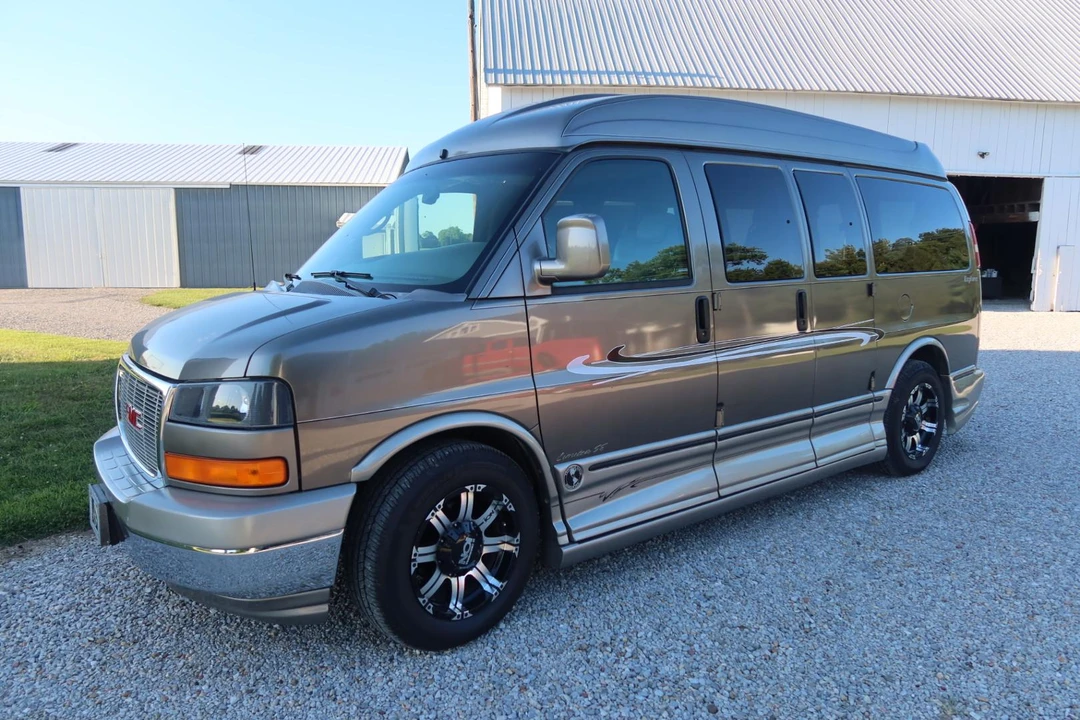 2004 GMC Savana - Image 3 of 31