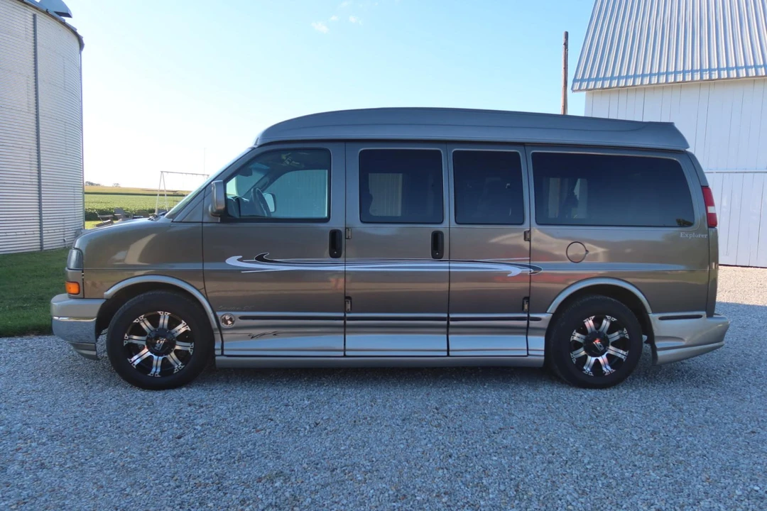 2004 GMC Savana - Image 12 of 31