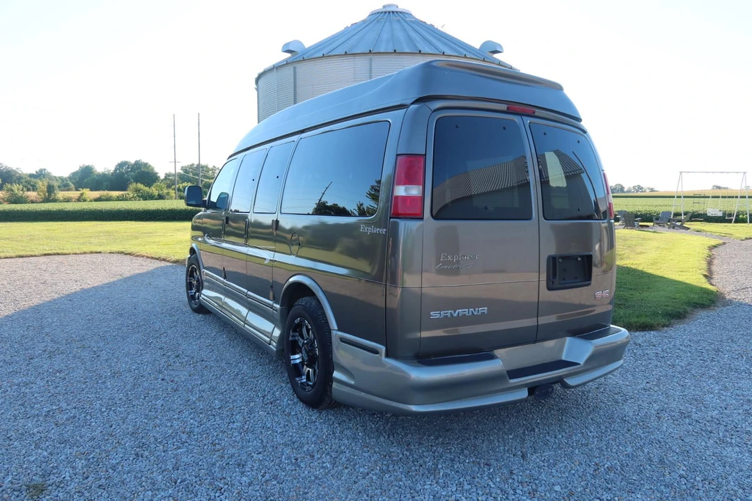 2004 GMC Savana - Image 6 of 31