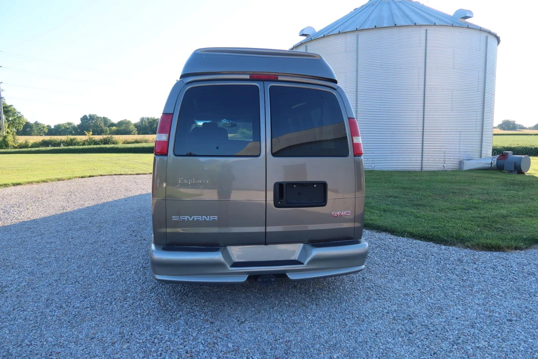 2004 GMC Savana - Image 7 of 31