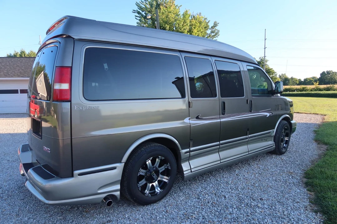 2004 GMC Savana - Image 9 of 31