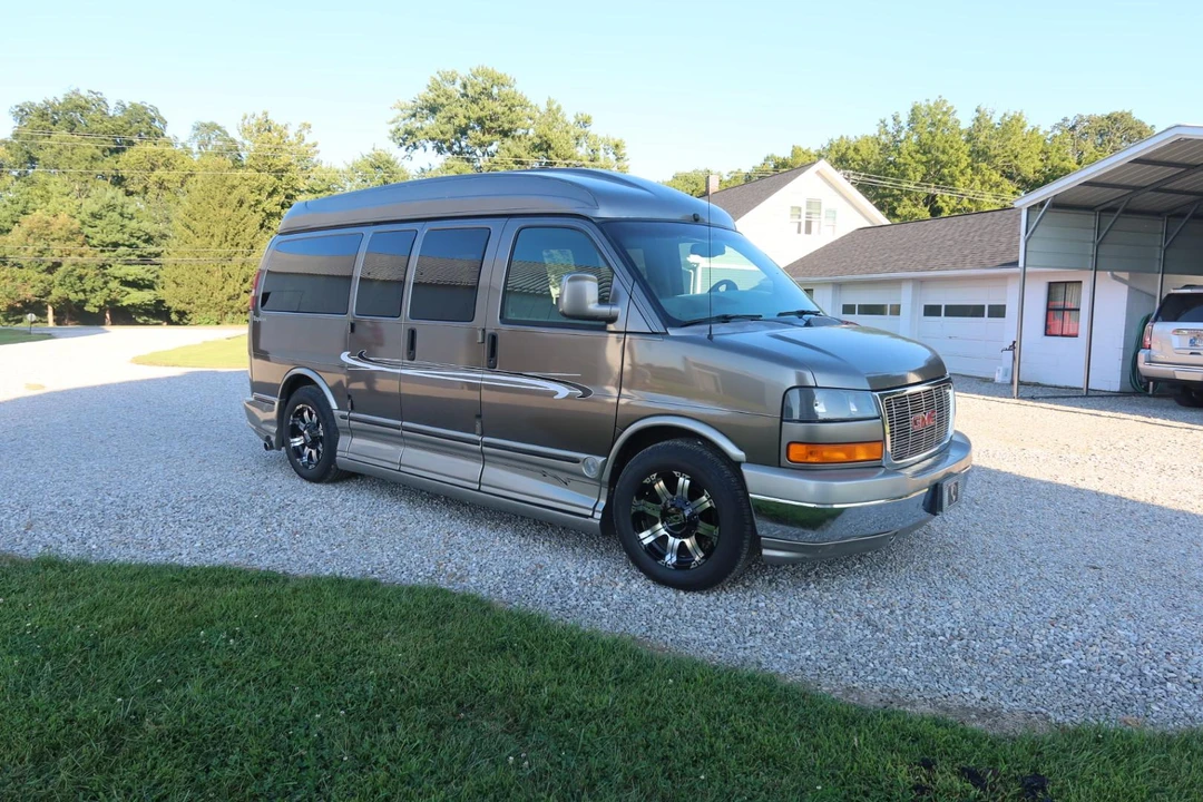 2004 GMC Savana - Image 11 of 31