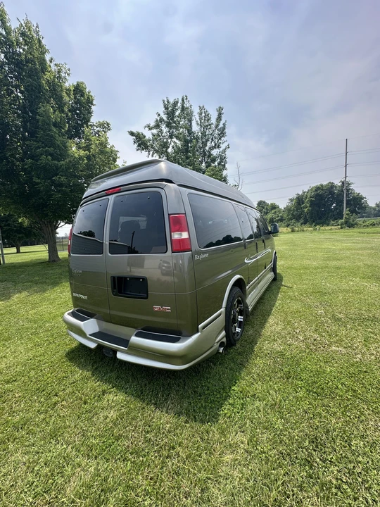 2004 GMC Savana - Image 22 of 31