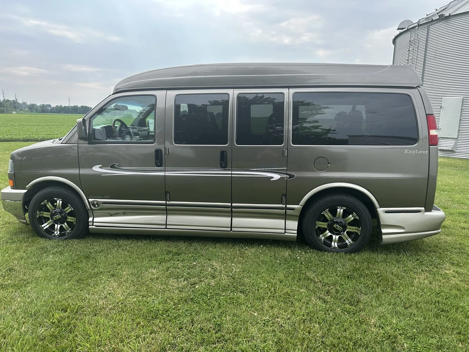 2004 GMC Savana - Image 16 of 31