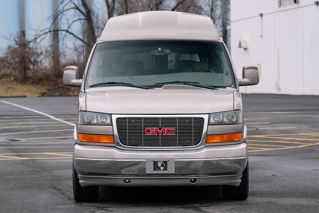 2004 GMC Savana - Image 23 of 31