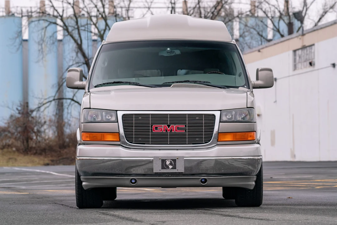 2004 GMC Savana - Image 24 of 31