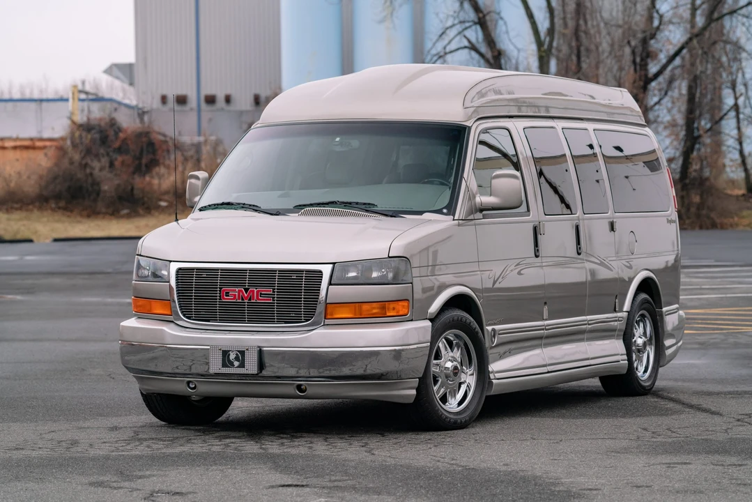 2004 GMC Savana - Image 4 of 31