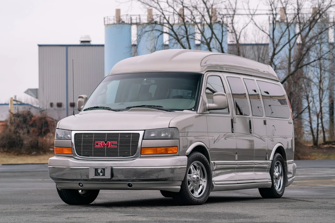 2004 GMC Savana - Image 3 of 31