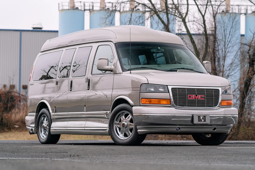 2004 GMC Savana - Image 19 of 31