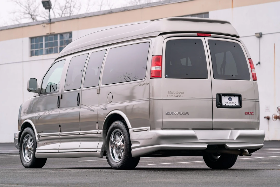 2004 GMC Savana - Image 10 of 31