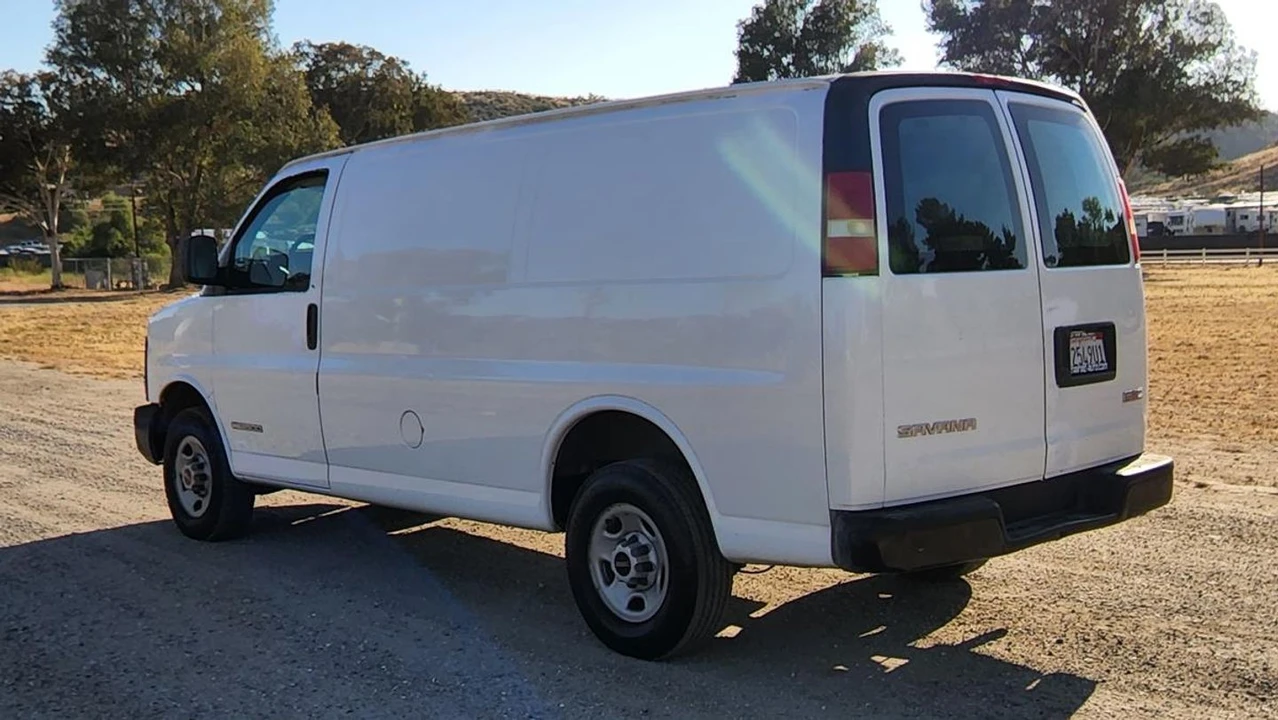 2004 GMC Savana - Image 6 of 21