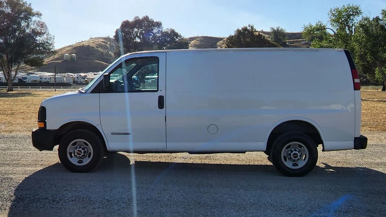 2004 GMC Savana - Image 12 of 21