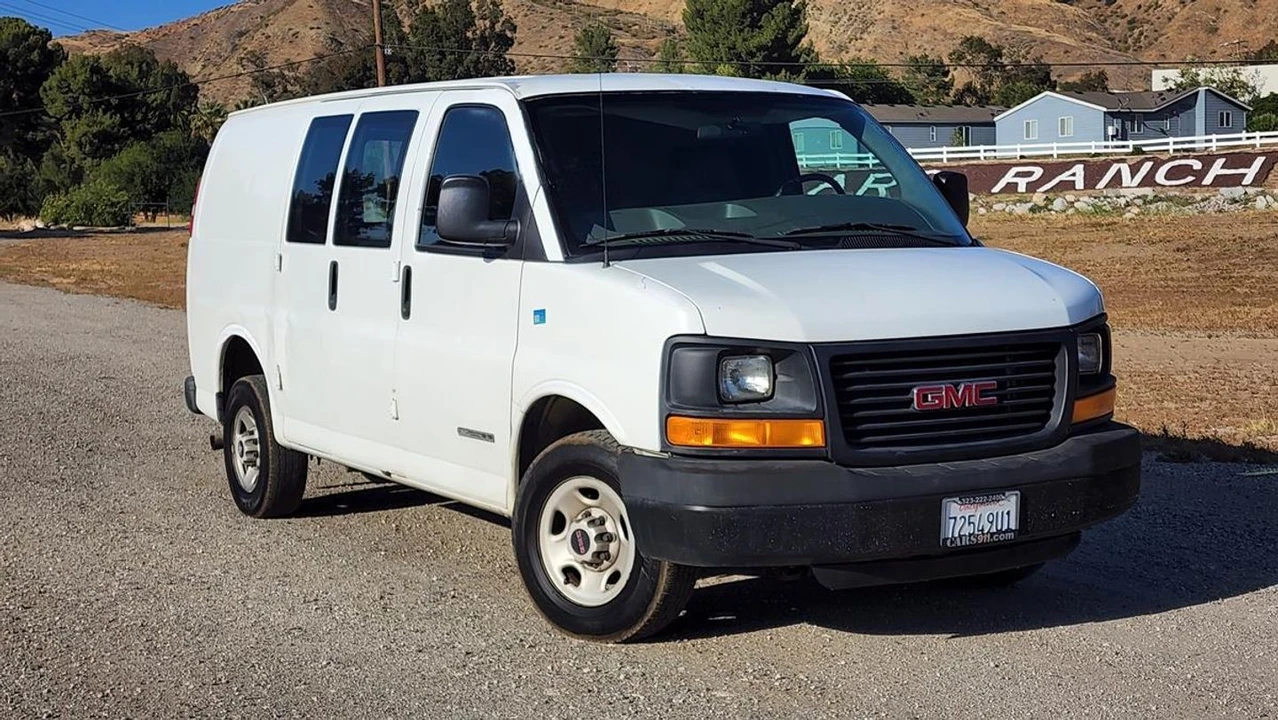2004 GMC Savana - Image 4 of 12