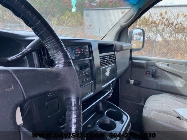 2004 GMC Savana - Image 9 of 12