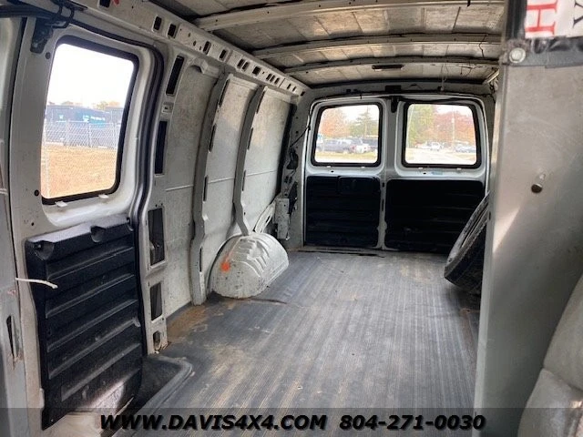 2004 GMC Savana - Image 11 of 12