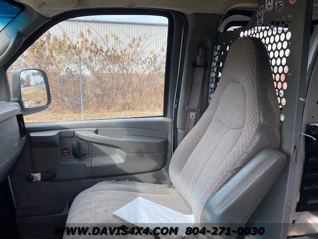 2004 GMC Savana - Image 10 of 12