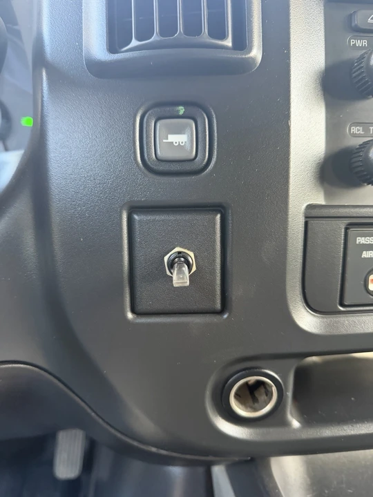 2004 GMC Savana - Image 10 of 20