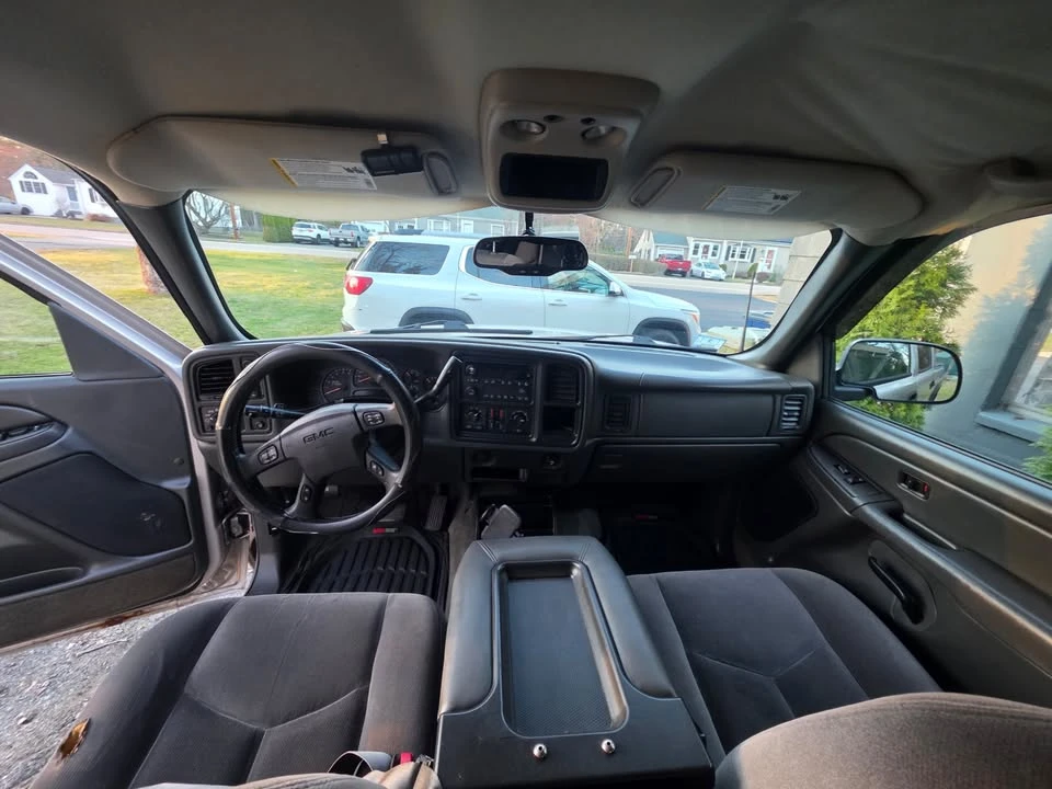 2004 GMC Sierra 2nd Gen - Image 6 of 12