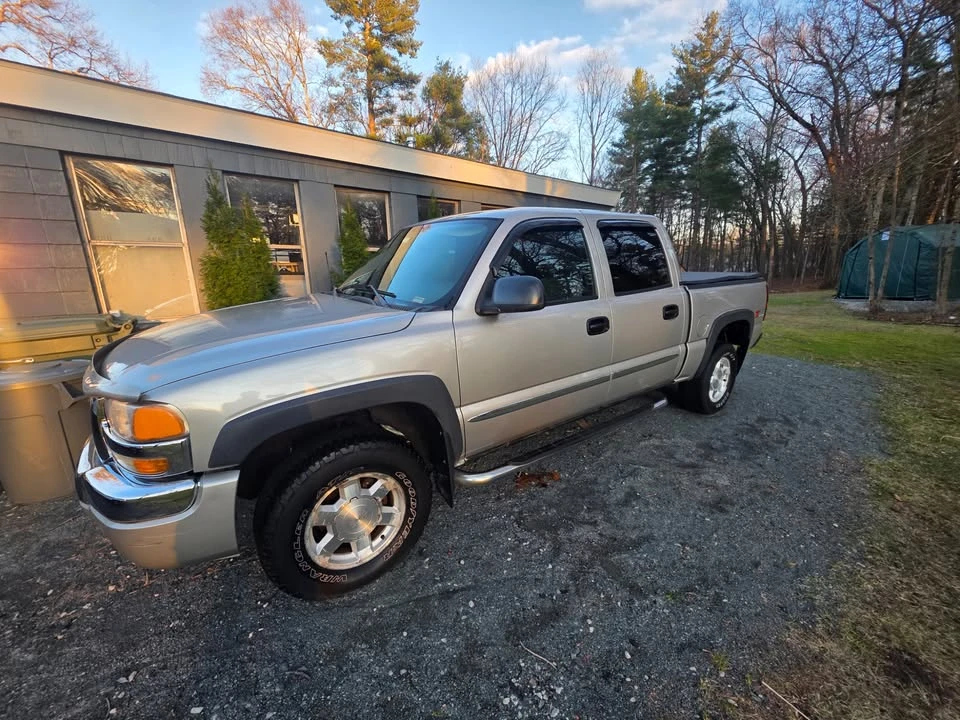 2004 GMC Sierra 2nd Gen - Image 11 of 12