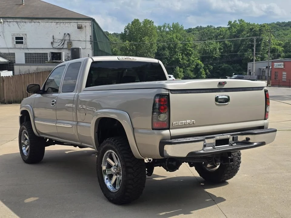 2004 GMC Sierra 2nd Gen - Image 5 of 20