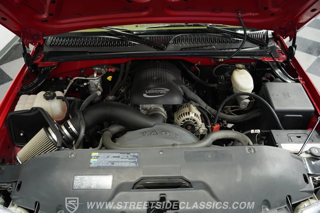 2004 GMC Sierra 2nd Gen - Image 4 of 12