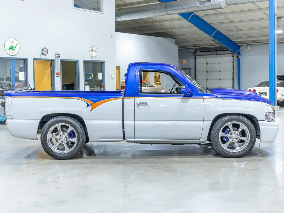 2004 GMC Sierra 2nd Gen - Image 8 of 31