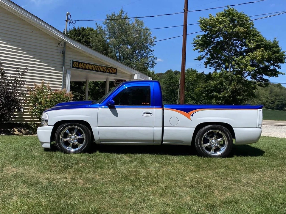 2004 GMC Sierra 2nd Gen - Image 4 of 31