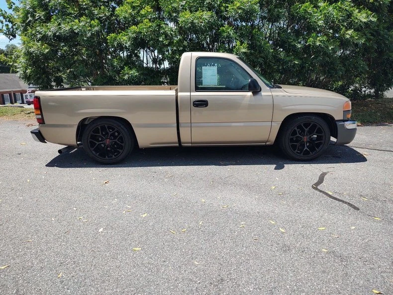 2004 GMC Sierra 2nd Gen - Image 4 of 12