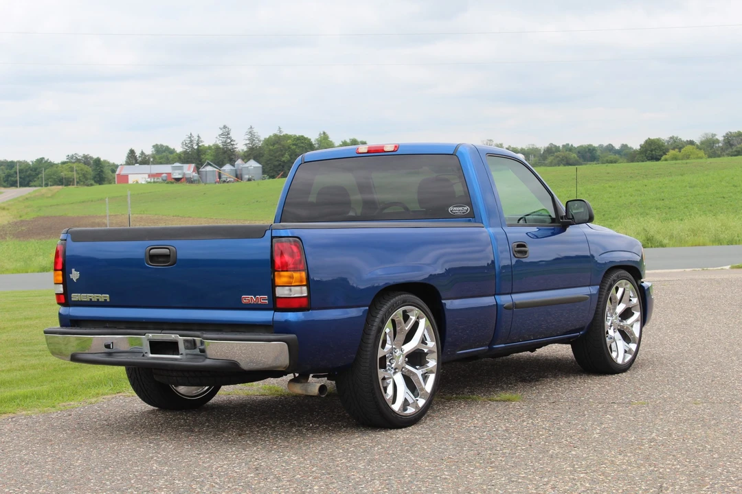 2004 GMC Sierra 2nd Gen - Image 9 of 31