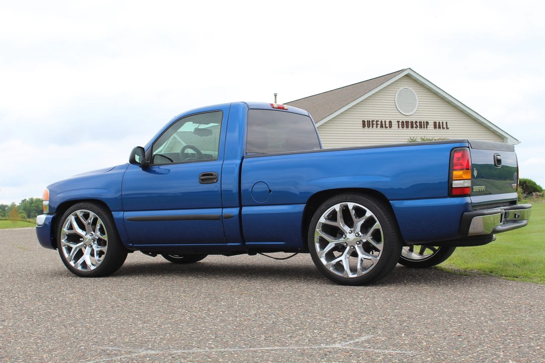 2004 GMC Sierra 2nd Gen - Image 5 of 31