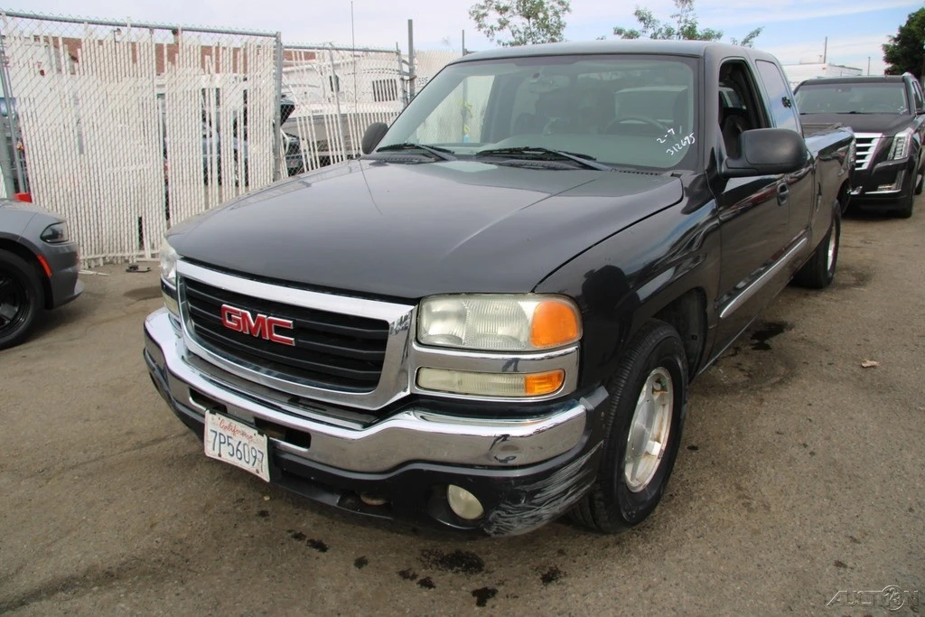 2004 GMC Sierra 1st Gen - Image 2 of 21