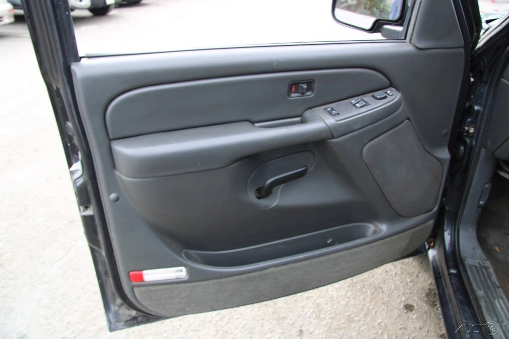 2004 GMC Sierra 1st Gen - Image 10 of 21