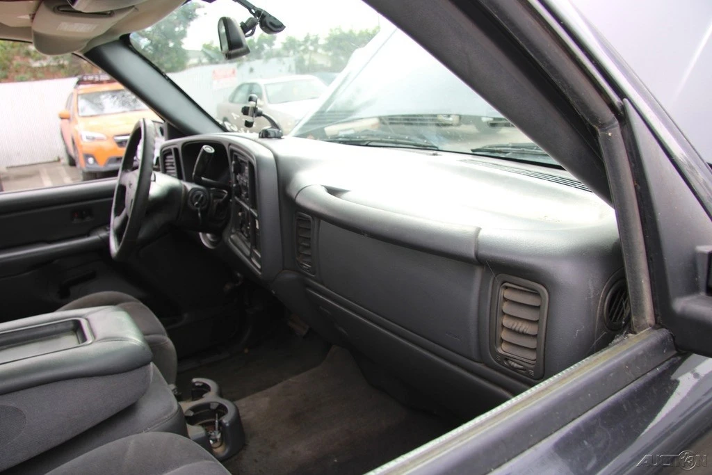 2004 GMC Sierra 1st Gen - Image 18 of 21