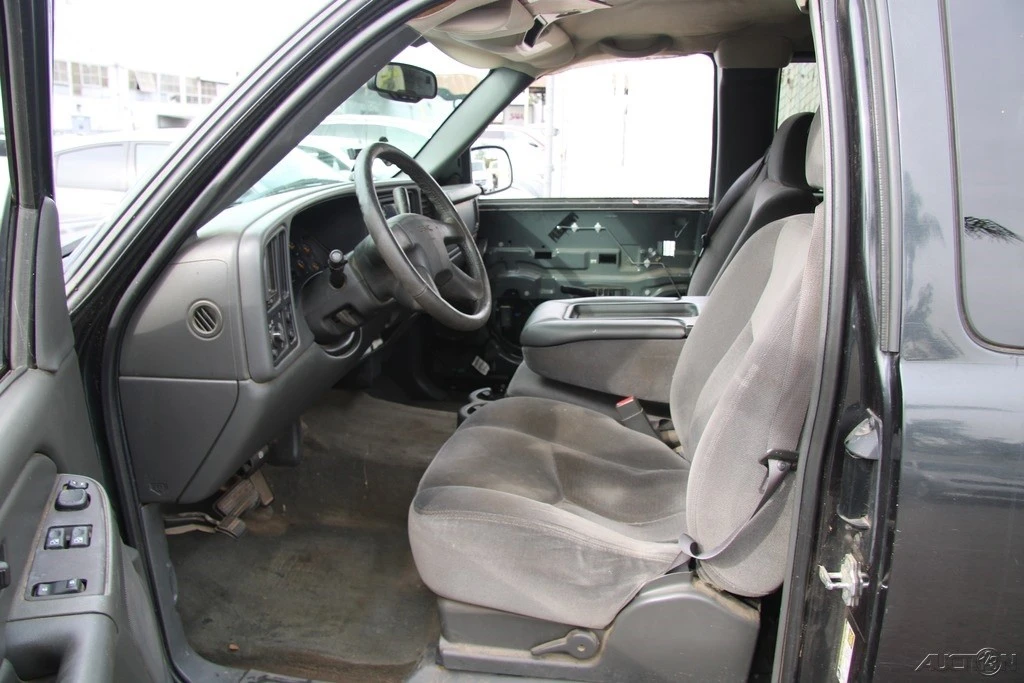 2004 GMC Sierra 1st Gen - Image 11 of 21