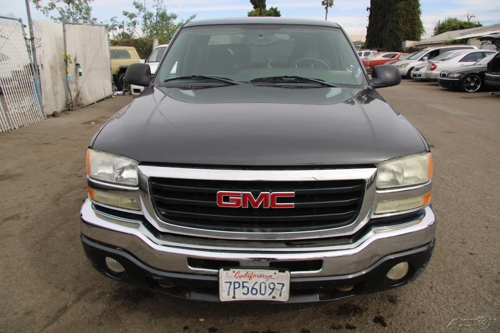 2004 GMC Sierra 1st Gen - Image 8 of 21