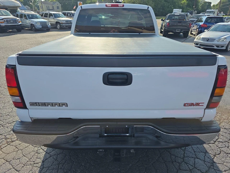2004 GMC Sierra 2nd Gen - Image 14 of 31