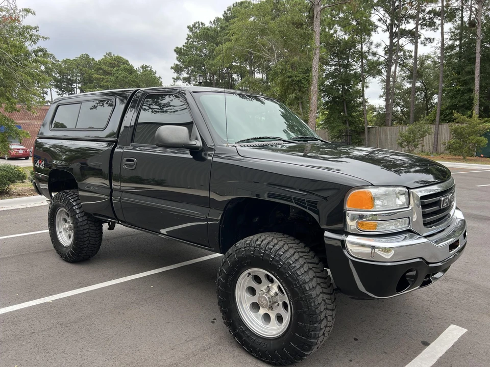 2004 GMC Sierra 2nd Gen - Image 8 of 31